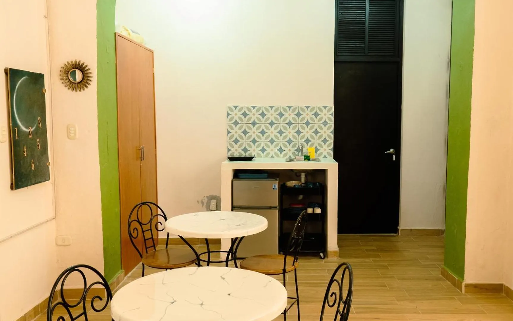 Nido Colibri - Private Rooms And Hostel Dorms In Remate De Paseo Montejo Мерида