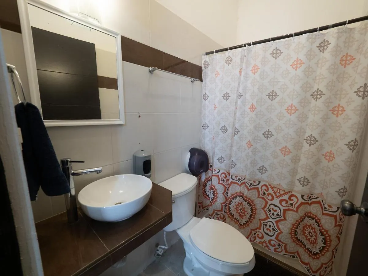 Nido Colibri - Private Rooms And Hostel Dorms In Remate De Paseo Montejo Mérida 0*,